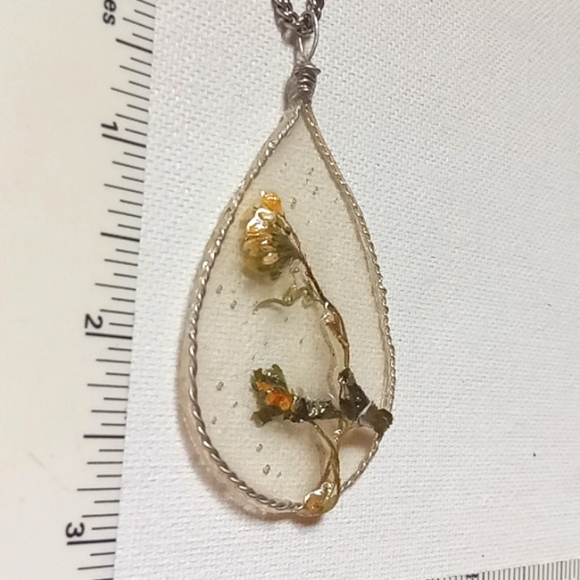 Large floral necklace, amulet - Picture 2 of 2